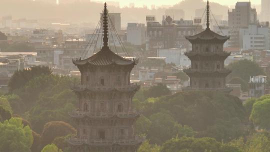 航拍清晨福建泉州开元寺唐代佛塔东西塔