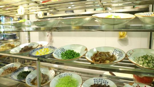 饭店菜 菜品 新鲜食材 青菜 鱼类 丸子视频素材模板下载