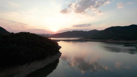 湖泊湿地日落夕阳自然风光4k航拍空镜