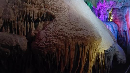 最美郴州万华岩溶洞地下河风光彩色钟乳石4视频素材模板下载