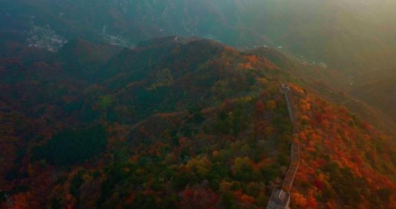 航拍北京郊区慕田峪长城深秋景色
