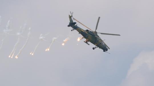稳定：长春航展2023空军武直-10直升机视频素材模板下载