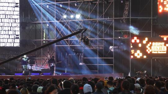 城市夜晚商业摇滚音乐节演出表演舞台现场视频素材模板下载