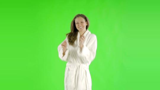 女人绿屏剪出浴袍美容健康视频素材模板下载