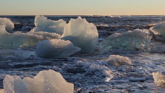 冰岛黑沙滩冰山视频素材模板下载