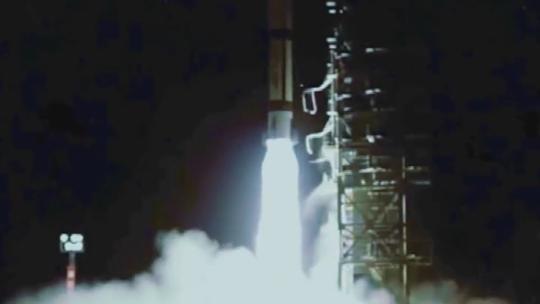 庆祝第一颗人造卫星发射成功