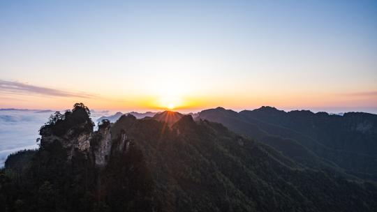 湖南张家界天子山日出