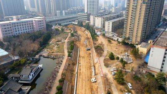 改造中的郑州金水河