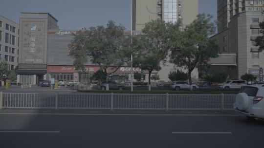 淄博清晨公交车外街景