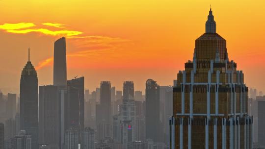 武汉汉口江滩高楼日落环绕镜头