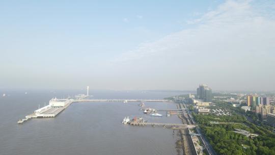 上海宝山区长江入海口4K航拍原素材
