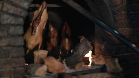 北京烤鸭制作过程 脆皮烤鸭美食烹饪视频素材模板下载