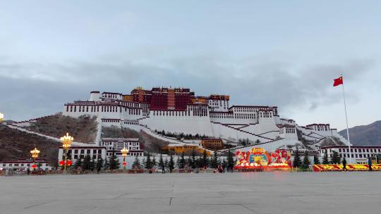 夜晚的西藏拉萨布达拉宫延时