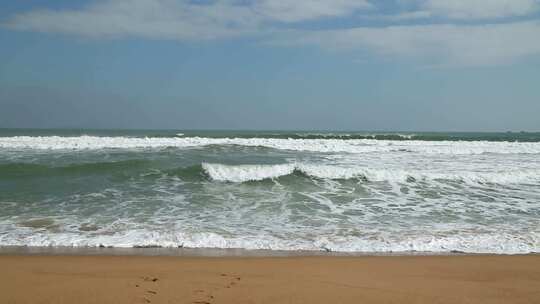 海边沙滩海浪实拍