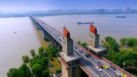南京长江大桥航拍车流第一组视频素材模板下载