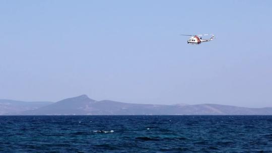 1297_救世直升机在海上搜寻