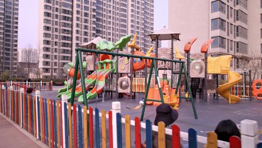 高档住宅区配套的儿童游乐设施