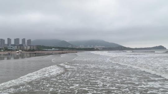 青岛石老人海水浴场沙滩航拍