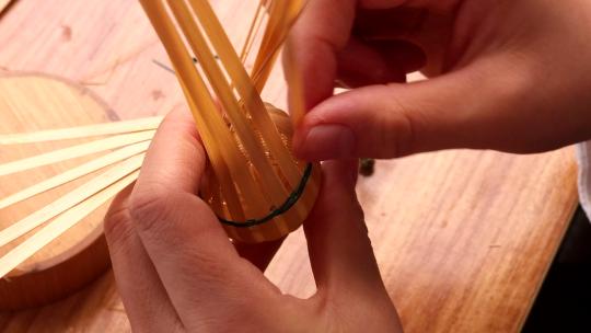 竹编球手工制作 收口编织