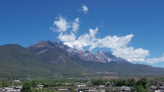 航拍丽江雪山古城