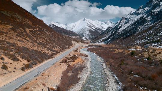 西藏旅游风光318国道江河冰雪融水小溪