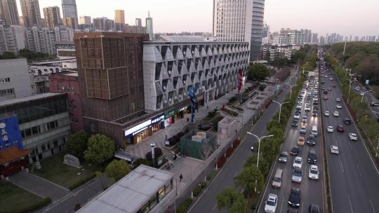 武汉二环线东湖路晚高峰交通航拍视频素材模板下载