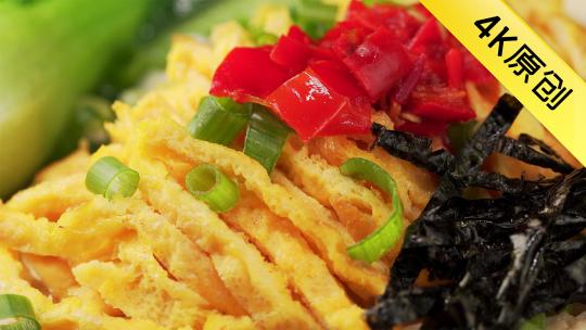 特色中餐鸡汤面烹饪过程