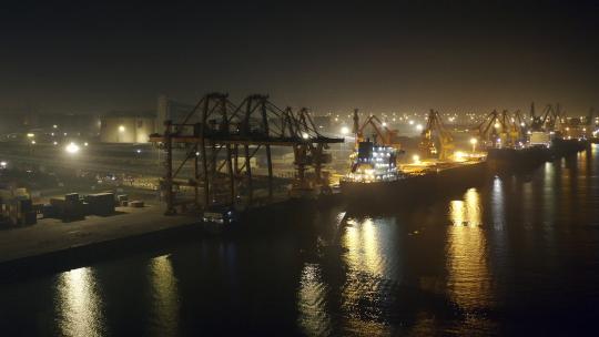 航拍大气夜景海港码头海景集装箱船运输