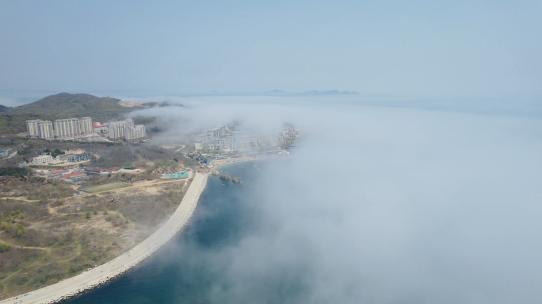 航拍平流雾中的大连石槽景区