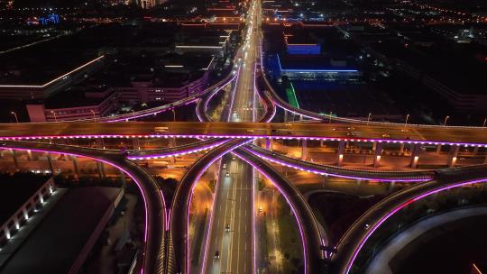 俯瞰城市立交桥交通夜景