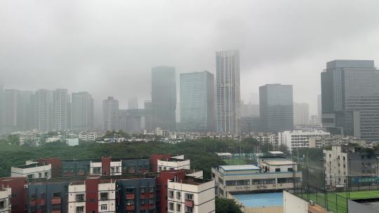 雨天商业中心科技园烟雨蒙蒙