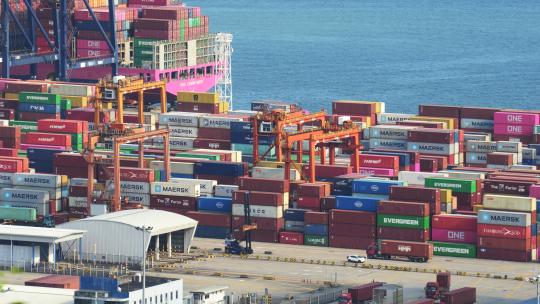 航拍城市出口货运港口物流集装箱码头海景