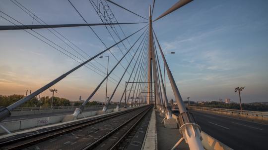 塞尔维亚大桥延时摄影