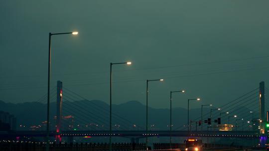 城市夜晚路灯