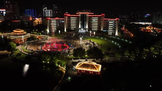 鄂州夜景航拍鄂州市政府凤凰广场音乐喷泉