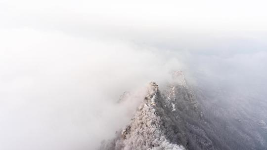 北京箭扣长城冬季雪景云海风光