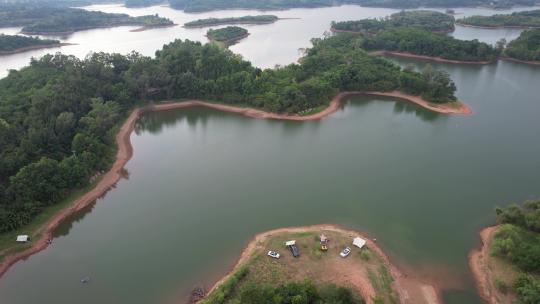 四川成都东部新区三岔湖景区航拍湖泊阳光