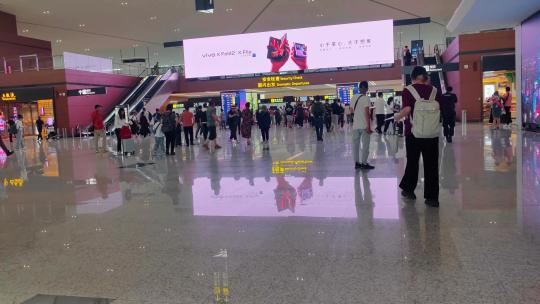 四川成都天府国际机场航站楼的旅客延时