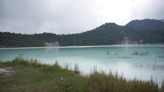 山脉，全景，塔拉加博达斯湖，加鲁特，西Java，印度尼西亚的自然旅游景点视频素材模板下载
