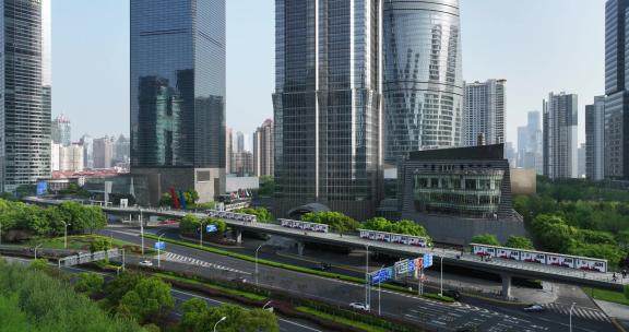 俯瞰浦东高楼大厦和街道道路交通
