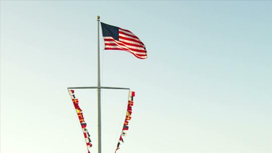 美国国旗和航海旗帜高清在线视频素材下载