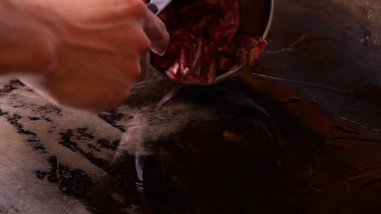 日式铁板煎肉的升格视频