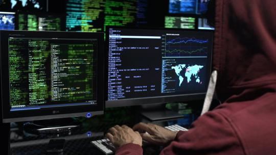 黑客键入安全代码素材