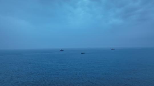 福建漳浦六鳌海航拍清晨远海蓝天海上4K30视频素材模板下载