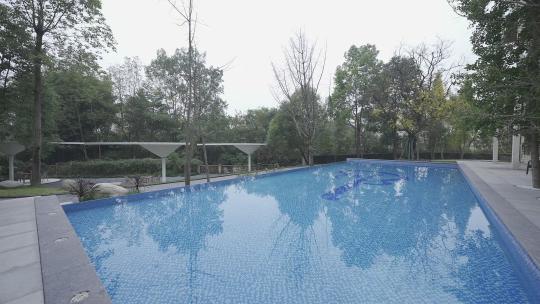 酒店室外游泳池