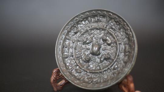 唐代海兽葡萄青铜镜