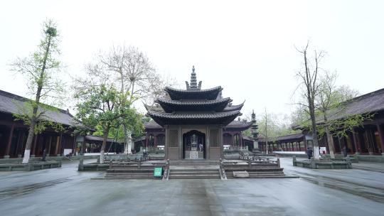 杭州钱王祠春天清明节雨天古建筑自然唯美