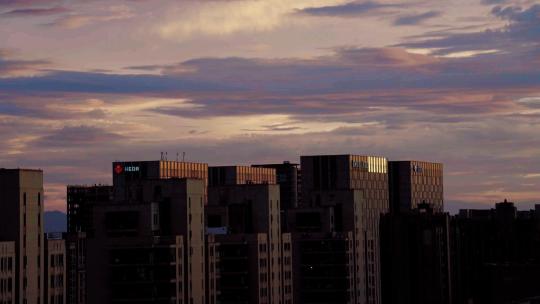 4K实拍素材动漫天空城市视频素材模板下载