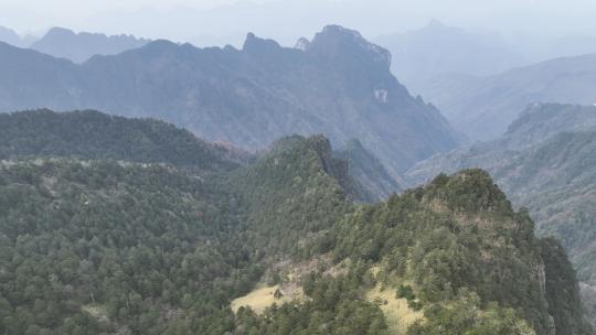 航拍湖北旅游神农架山顶群峰自然风光