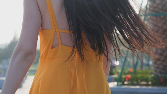 长发女孩背影，发尾发梢视频素材